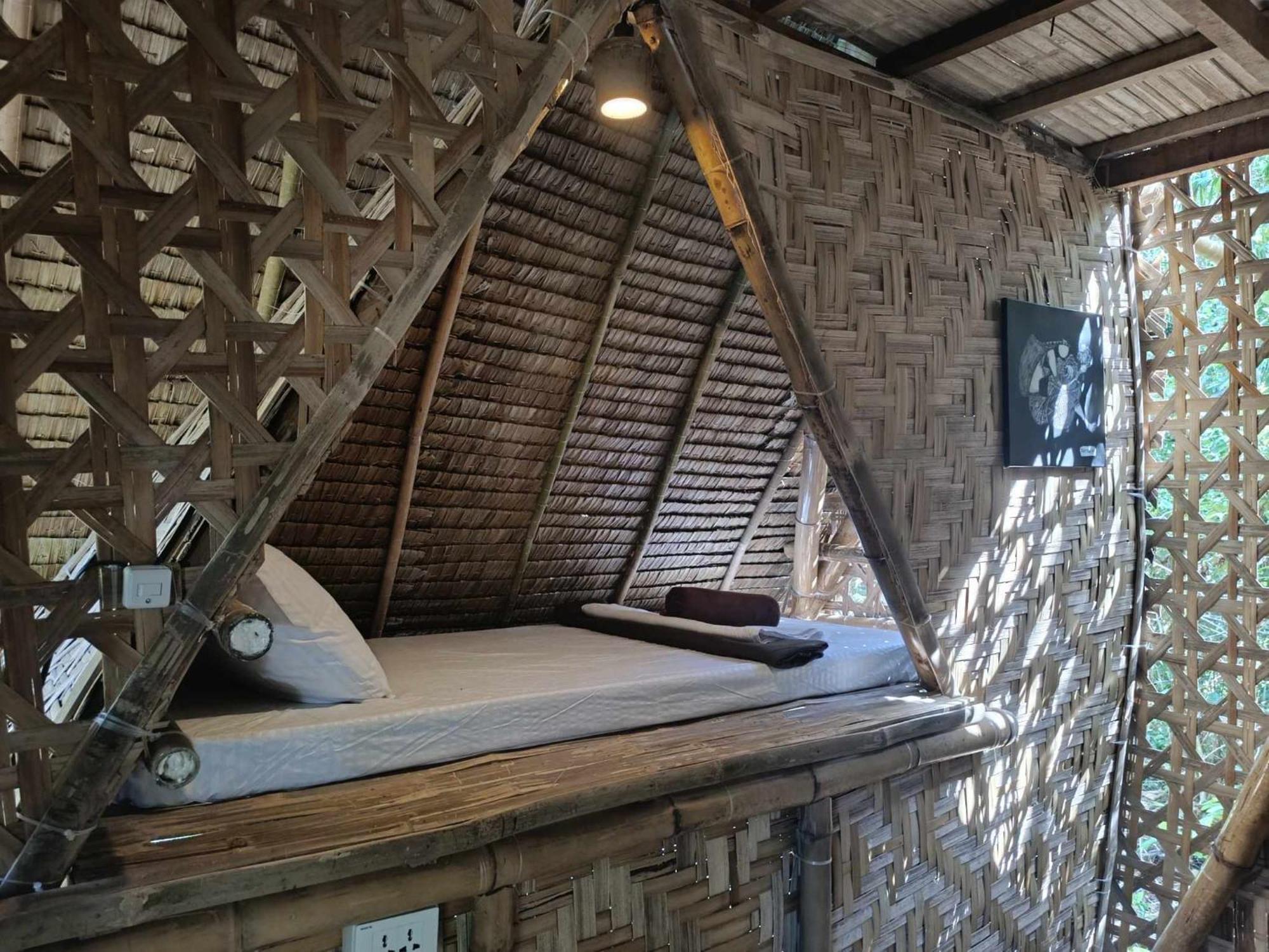Ecocio Jungle Hostel Coron Exterior photo